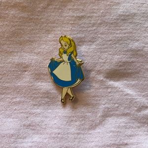 Alice in Wonderland, Disney trading pin